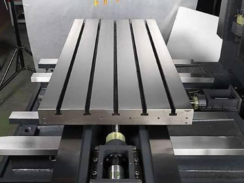 加工中心硬轨与线轨的优缺点分析